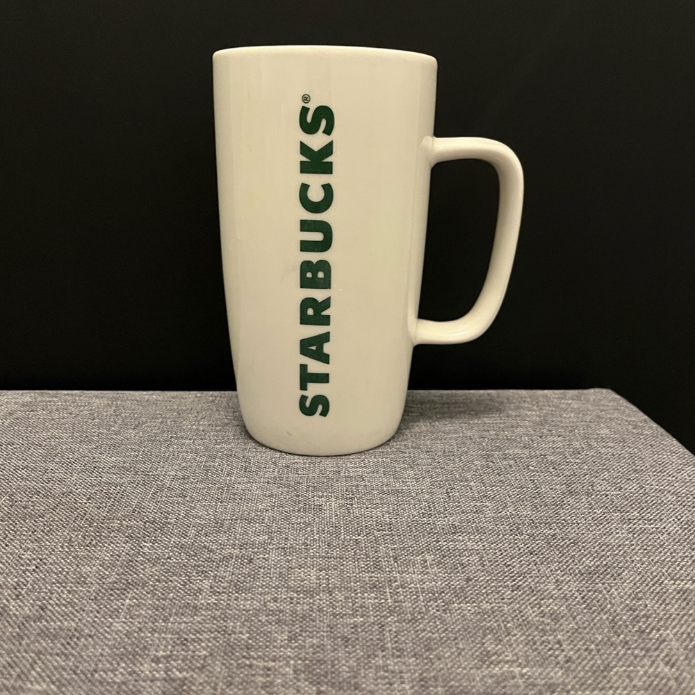 RARE Starbucks Green and White Ceramic Dining Mug in Good Condition